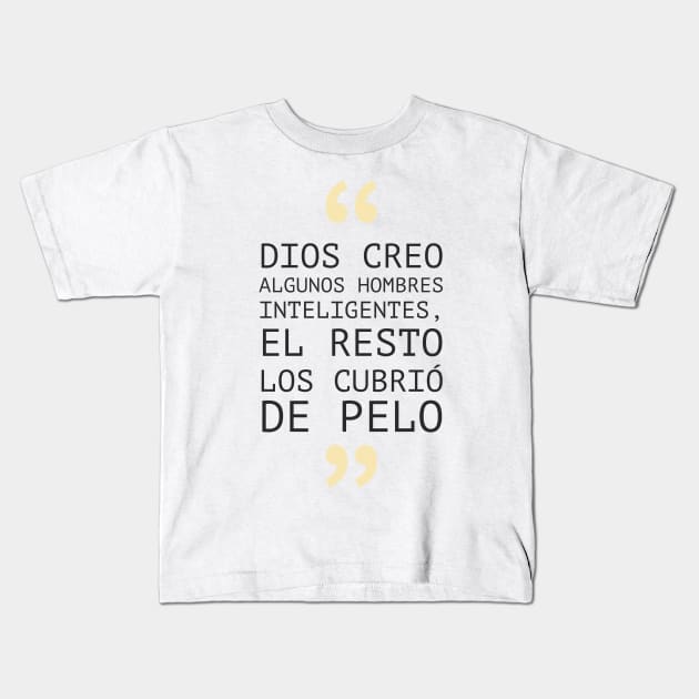 Funny phrase for bald men. Frase divertida hombre calvo Kids T-Shirt by jjmpubli